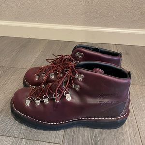 Mens Danner Mountain Light Plum Boots - Size 10.5